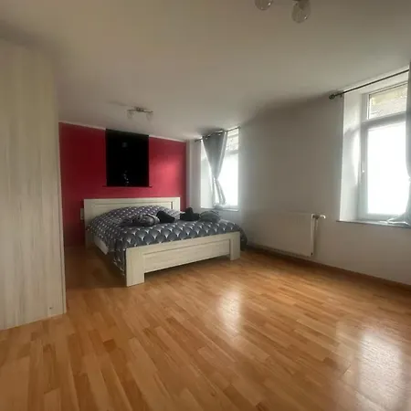 Au Fil De L Eau بيت للعطل