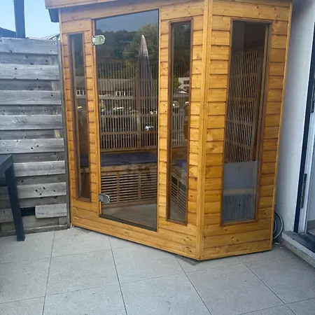 Au Fil De L Eau بيت للعطل